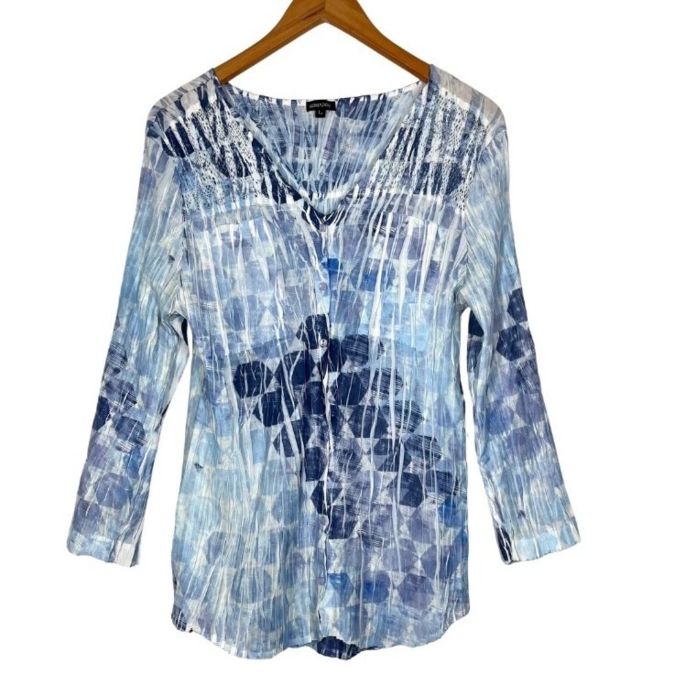 Komarov Blue White Geometric Pleated Button Front V-Neck Blouse Size L Buttons